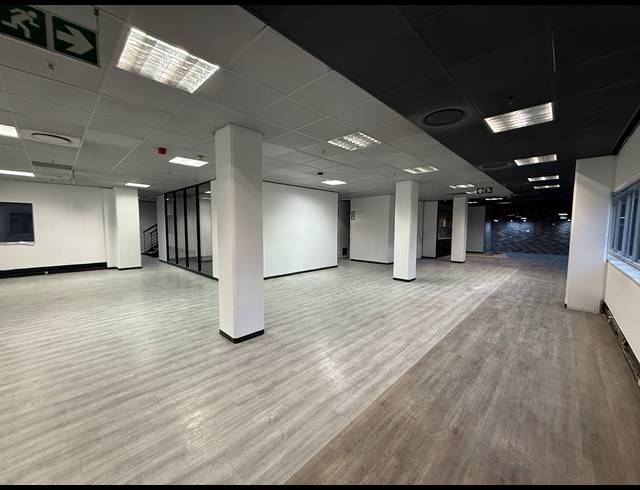 1,465M² OFFICE TO LET IN ROSEBANK